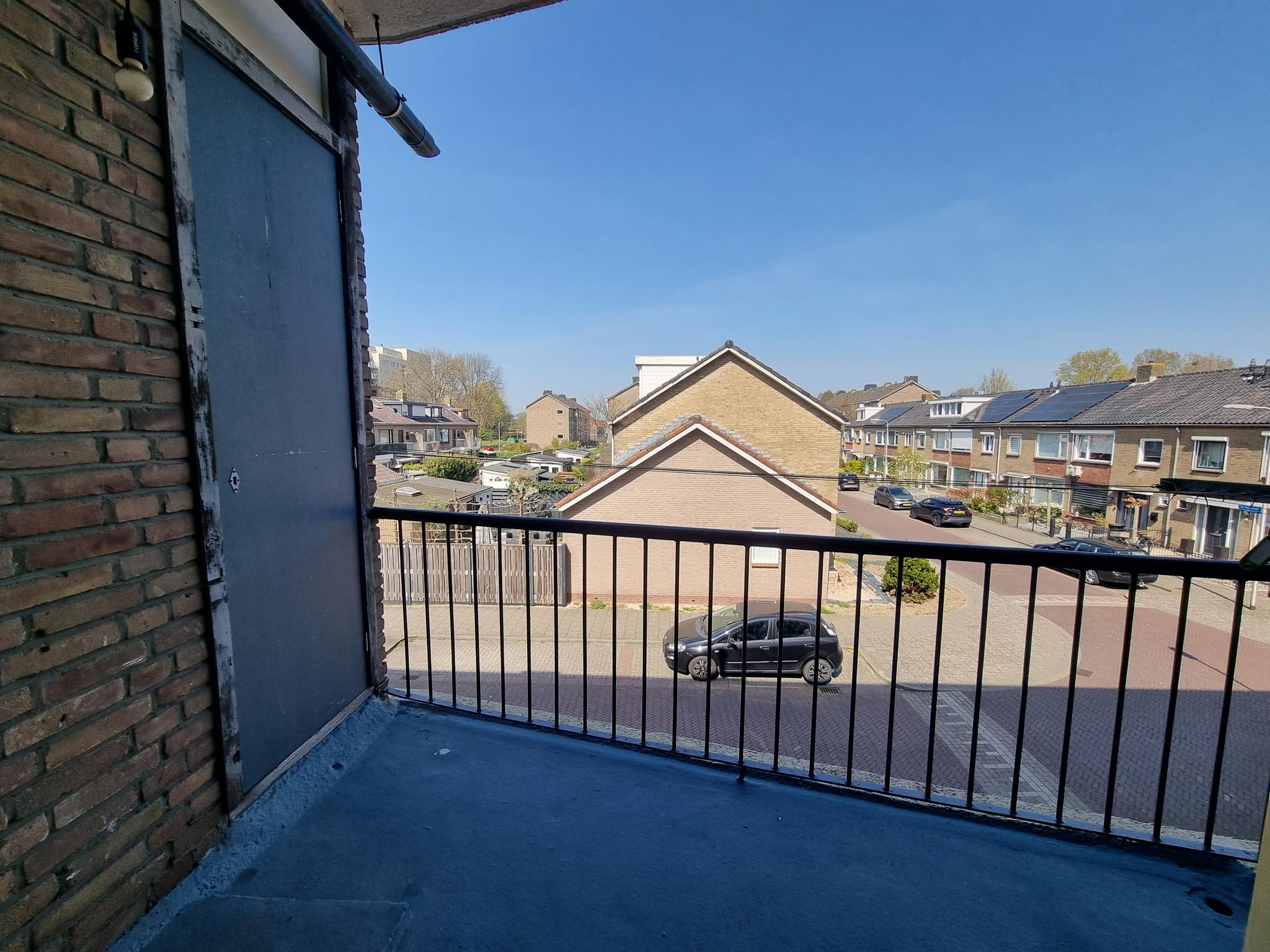 koop  Alphen aan den Rijn  Van der Doesstraat 15 – Foto 3