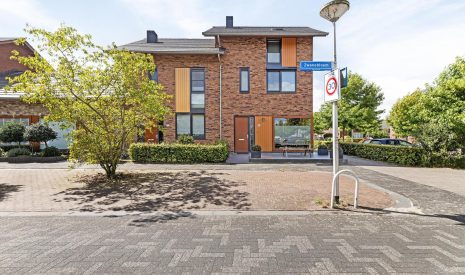 Te koop: Foto Woonhuis aan de Zwanebloem 40 in Alphen aan den Rijn