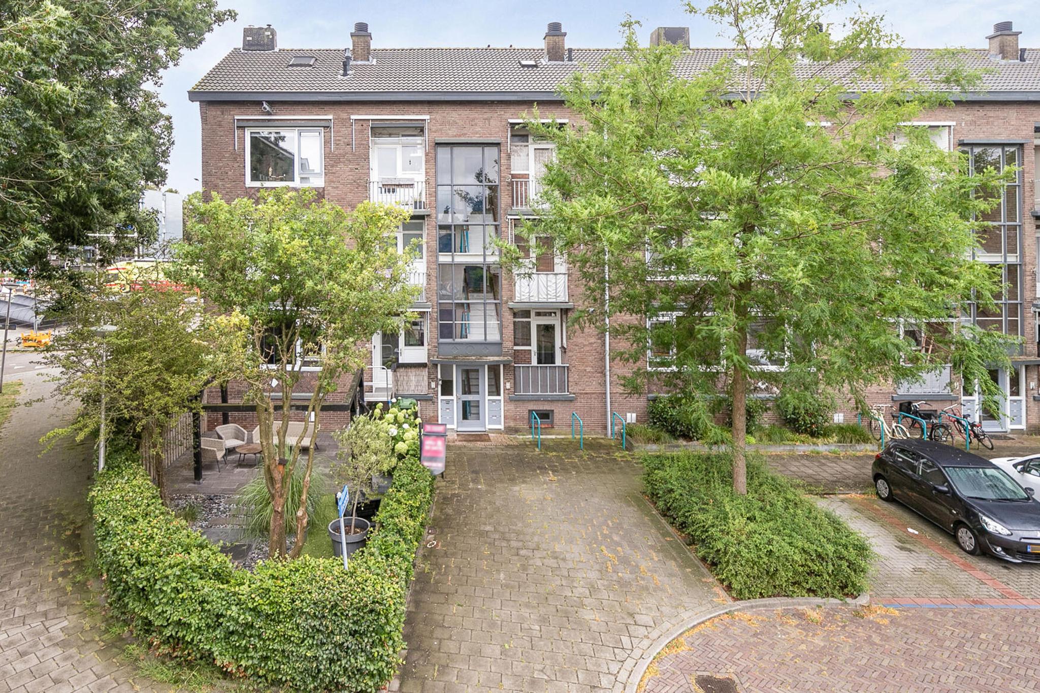 koop  Alphen aan den Rijn  Charlotte de Bourbonstraat 62 – Hoofdfoto